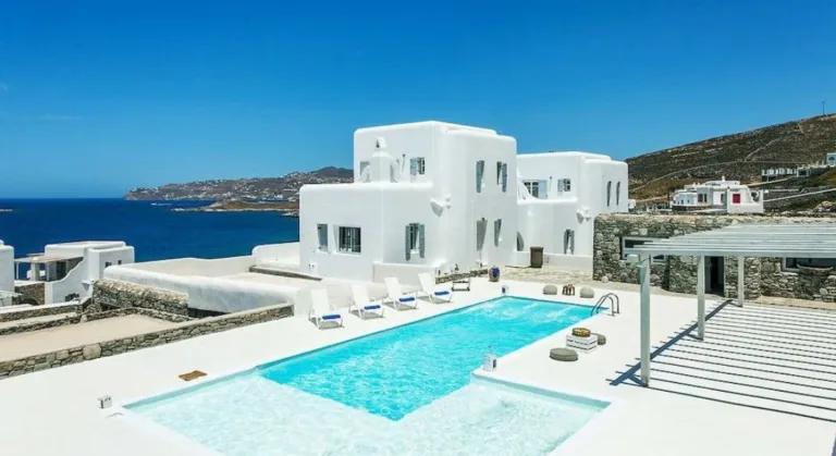 Experience the finest luxury villas Greece Le Collectionist. Enjoy private pools, breathtaking views, and tailor-made services for an unforgettable stay.